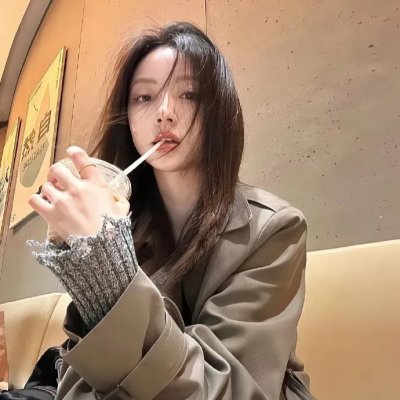 这个警察不太冷